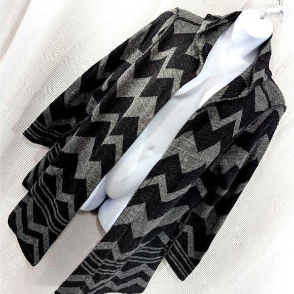 TORRID! BLACK & MARLED GRAY ZIG-ZAG, OUTSIDE SEAM, DUSTER HOODIE SWEATER! SZ 3X - Picture 9 of 9